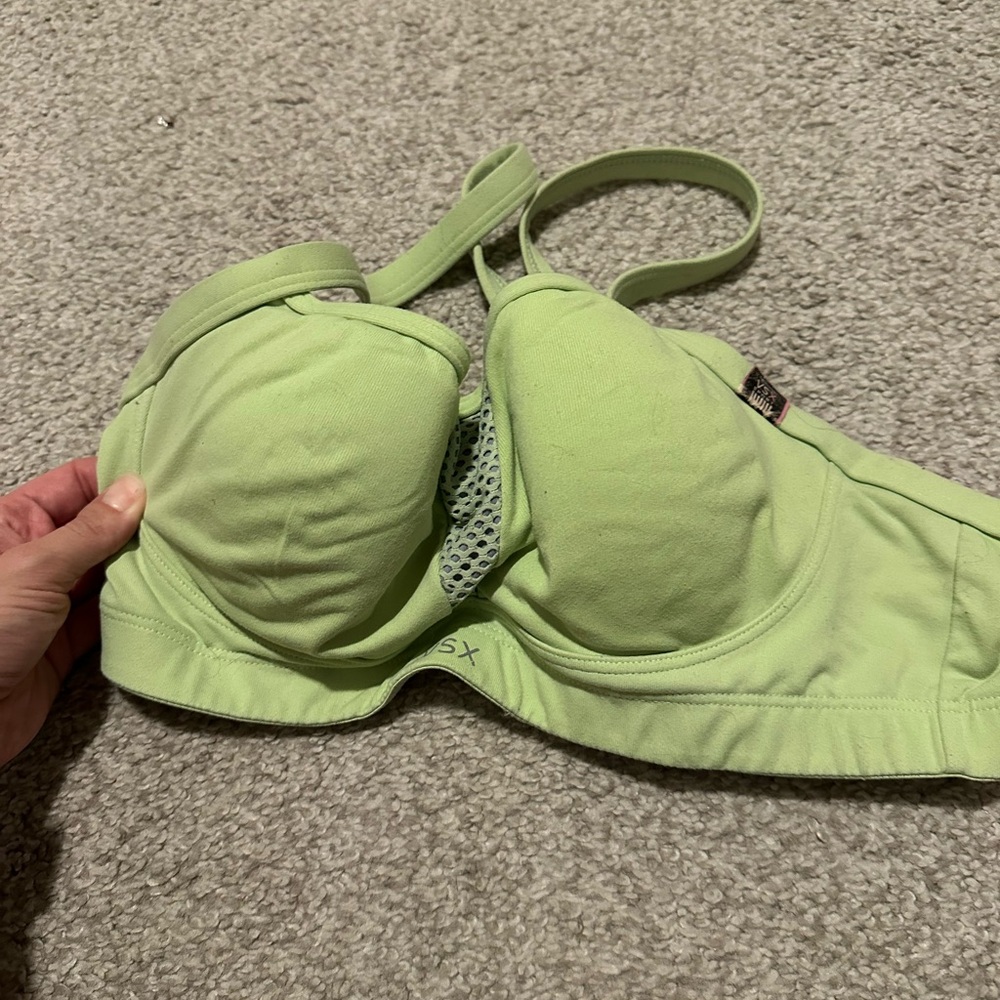 ✨✨ Bundle any 2 bras for $25! ✨✨VSX Light Green Women's Bra